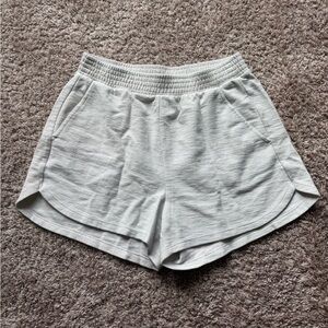 Old Navy Textured Knit Dolphin Hem High Rise Shorts - White Size Medium